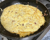 Foto del paso 5 de la receta: Bocadillo de tortilla de patata 🥔