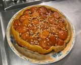 Une image de l'étape 6 de Tarte renversée aux abricots et pignons de pin.