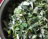Foto langkah ke 1 dari resep Jukut kelor (moringa soup).