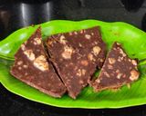 A picture of step 5 of Nutella cheese cake.