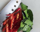 รูปขั้นตอนการทำที่ 1 ของ แกงเผ็ดไก่(แกงแดง)สูตรไม่ใส่กระทิ