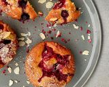 Gyümölcsös tejfölös piskóta recept fázis 3 fotója