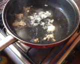 Foto del paso 1 de la receta: Pasta con cangrejo en su salsa