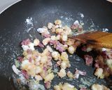 Foto langkah ke 3 dari resep Mac and Cheese Muffins (with prawn and smoked beef).