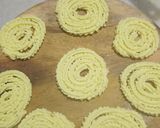 ચોખા ના લોટ ની ચકરી (Rice Flour Chakri Recipe In Gujarati) રેસીપી સ્ટેપ3ફોટો