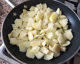 Foto del paso 1 de la receta: Tortilla española con calabacín