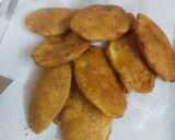 A picture of step 4 of Potato Pakoda.