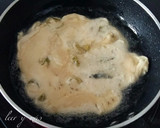 Foto del paso 3 de la receta: Tortitas fritas de harina y aceitunas, sin huevo