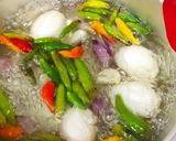 Foto langkah ke 3 dari resep Ayam Telur Cabe Ijo.