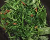 Foto langkah ke 3 dari resep Tumis Kangkung Manado.