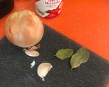 Foto del paso 1 de la receta: Cazón con tomate
