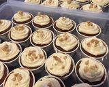Foto langkah ke 12 dari resep Bolu Pisang Cupcake pake Cream Cheese Frosting.