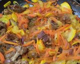 Foto del paso 4 de la receta: Arepa🥯rellena🥩de salteado de carne🧀y verduras🍱🥑🧆