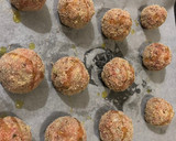 Foto del paso 4 de la receta: Albóndigas al horno con salsa de tomate