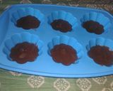 A picture of step 4 of Biscuit cup cake.