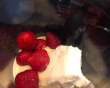 Foto del paso 3 de la receta: Fresas con crema 🍓😋