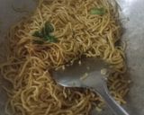 Foto langkah ke 4 dari resep Mie goreng Sayur.