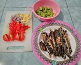 Foto langkah ke 2 dari resep Sambel Gereh Besek (Ikan Keranjang).