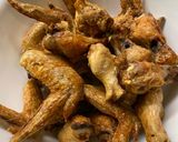 A picture of step 3 of Fried Chicken Wings with Fish Sauce.