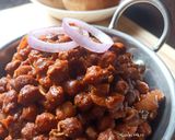 A picture of step 3 of Peshawari sprouted chana masala.