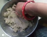 A picture of step 1 of Bajra ki roti.