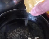 Foto del paso 7 de la receta: Ensalada de gulas con gambas al ajillo