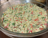 Foto del paso 3 de la receta: Ensalada de pollo con pasta de coditos verdura (zanahoria chicharo elote apio aceitunas)