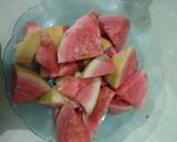 Foto langkah ke 1 dari resep Guava smoothies.