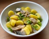 Une image de l'étape 4 de Salade de hareng fumé, pommes de terre et coriandre.