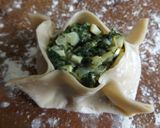 Foto del paso 3 de la receta: Cestillos con relleno de espinacas, cebolletas y queso Provolone