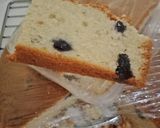 A picture of step 5 of Blueberry cake.