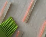 Gambar langkah 2 resipi Rice Paper Crackers with Crab Sticks.