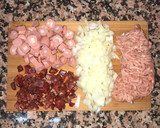 Foto del paso 2 de la receta: Macarrones con chorizo y frankfurt de queso