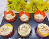 Hình bước làm 6 của món Bánh bông lan cupcake kem tươi