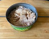A picture of step 1 of Deany's bagel tuna melt.