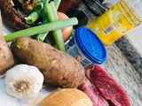 Carne al verdeo con champiñones y puré