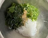 A picture of step 3 of Japanese Wakame seaweed salad.