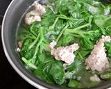 Hình bước làm 3 của món Canh Rau Xà Lách Xoong Thịt Bằm Thả Viên