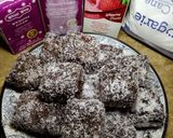 A picture of step 8 of Strawberry Lamingtons.