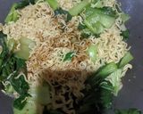 Foto langkah ke 2 dari resep Mie Goreng Sayur.