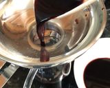 Hình bước làm 5 của món Elderberry syrup-công thức chi Dâu