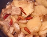 Hình bước làm 2 của món 🌱 Nấm Kho Dứa Chay (Vegan)