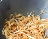 Une image de l'étape 2 de Boeuf sauté aux oignons.