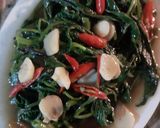 Foto langkah ke 3 dari resep Ca Kangkung ala Chinese resto.