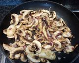 Foto del paso 1 de la receta: Salchichas con champiñones