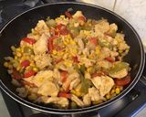 Une image de l'étape 17 de Poulet façon chili verde (maïs, poivrons, citrons verts).