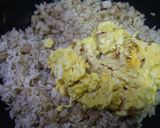 รูปขั้นตอนการทำที่ 3 ของ ข้าวผัดบ้านเฮา_กุนเชียง+หมูยอ