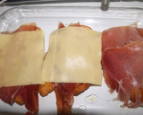 Foto del paso 4 de la receta: Filete de pechuga de pollo con jamón y queso