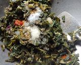 Foto langkah ke 7 dari resep Tumis Daun Singkong Teri Pedas.