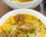 Hình bước làm 3 của món Canh móng giò, bắp bò nấu khoai tây, cà rốt
